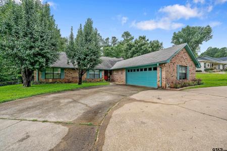 1522 W Tanglewood Drive