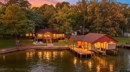 307 King Laurence Ct