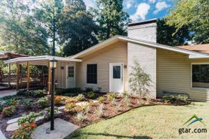 1376 Bridle Path