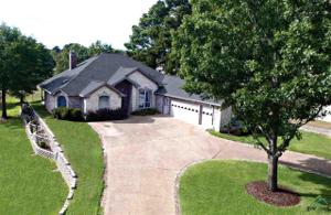 152 Golfing Green Cove