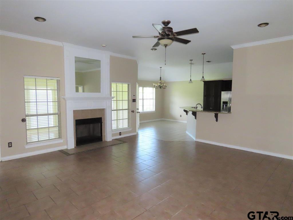 Image 1: Family room