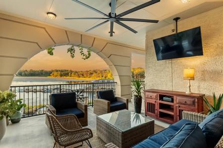 3367 Cascades Blvd #112