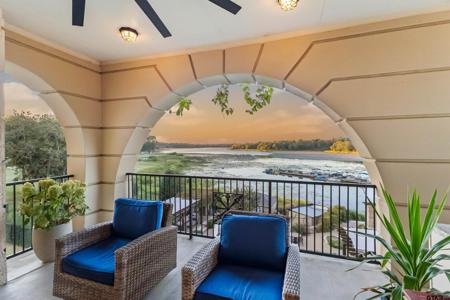 3367 Cascades Blvd #112