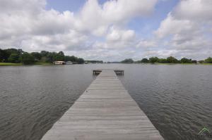 22222 Mallards Cove Court