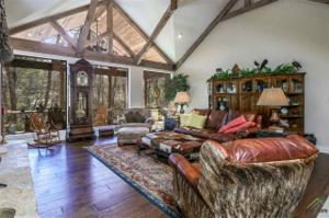 141 Brookside Cove