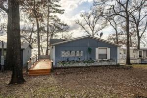 17207 Lake Side Dr.