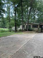 2121 Lakeshore Drive