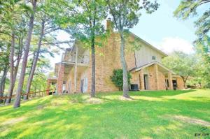 1110 Lake Cross