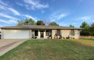 15581 Lakeside Dr