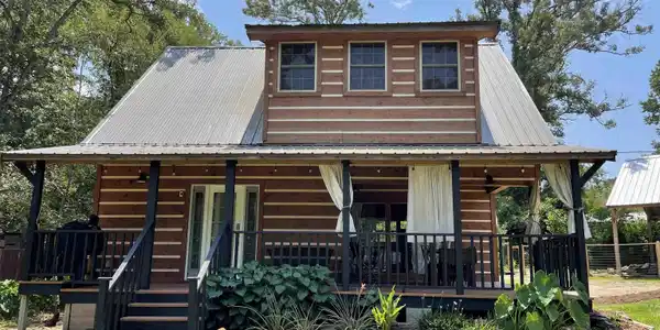 200 Redwood