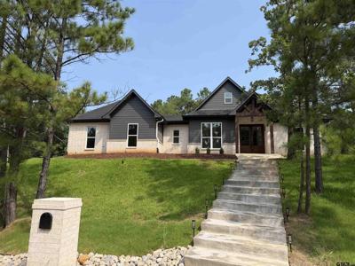 15837 Stillwaters