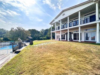 10637 Circle Point