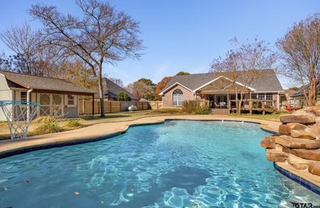 21237 Altuda Ln