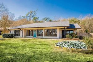 1142 Fairway Dr