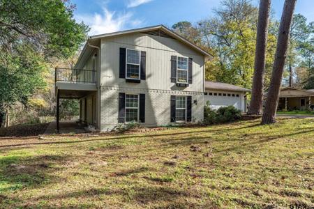 203 Treetop Lane