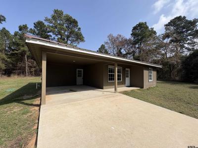 348 Caroline ln