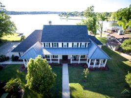 124 Marina Dr