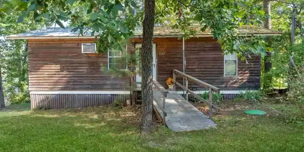 1280 Lakeside