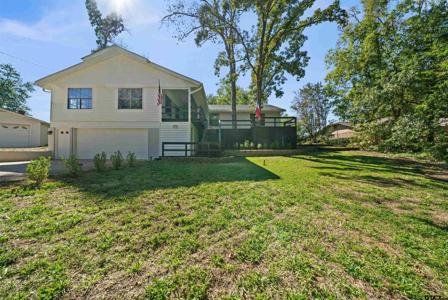 120 Fairway Dr E