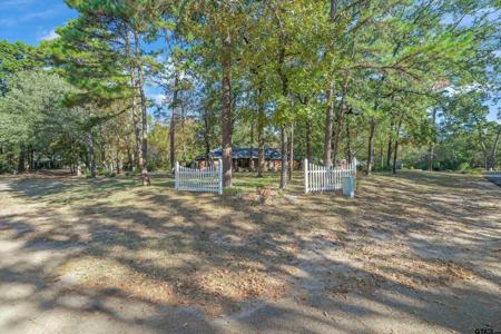 675 Greenbriar Trail