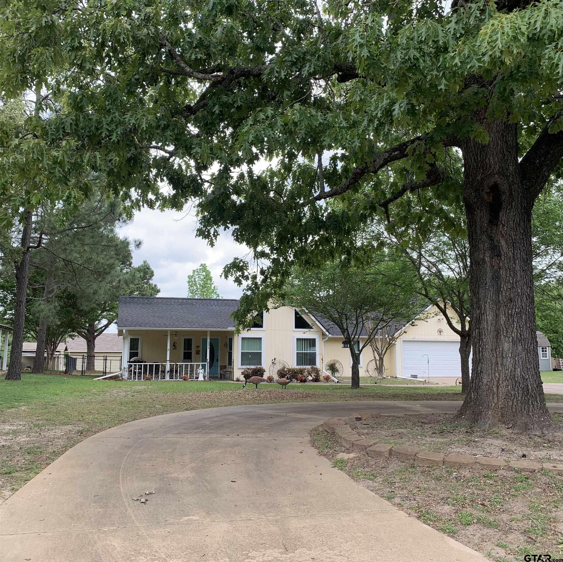 Image 0: Here's a wonderful home!