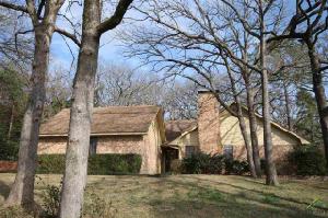 525 Woodside Drive