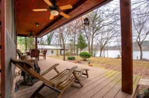1073 South Lake Drive