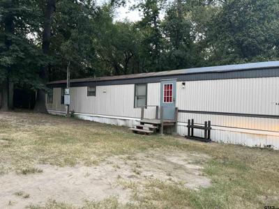 228 Azalea Ln