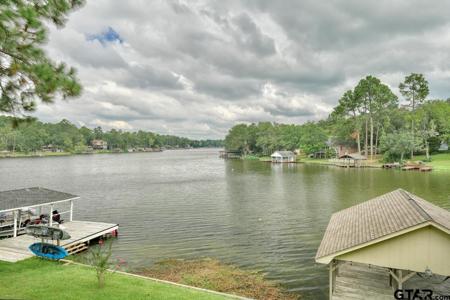 521 Hideaway Ln Central