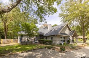 211 Texas Dr