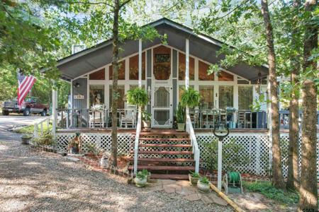 320 Cherrywood Ln