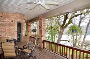326 Hideaway Lane Central