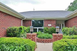 131 Clubview Drive (Hideaway Lake)