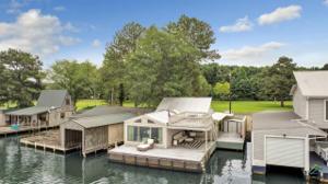 2635 Lakeshore