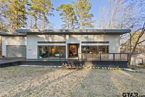 1443 Lakeshore