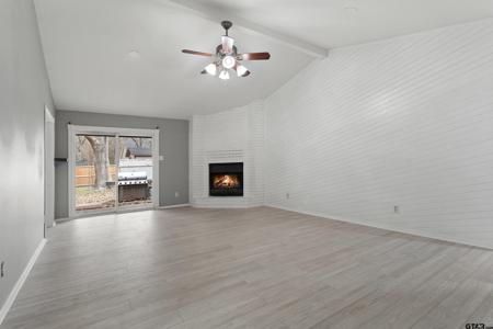 1637 Pineview Ln.