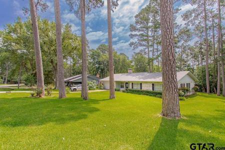1511 E Tanglewood Drive