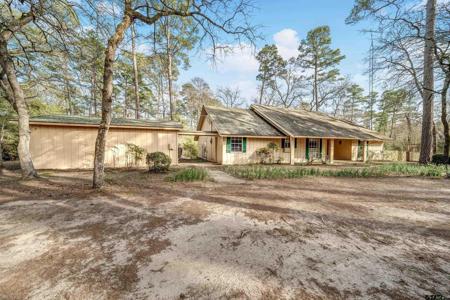 703 W Holly Trail