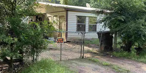 209 Fleetwood Dr