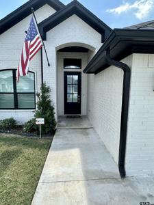 408 Meadows Ct