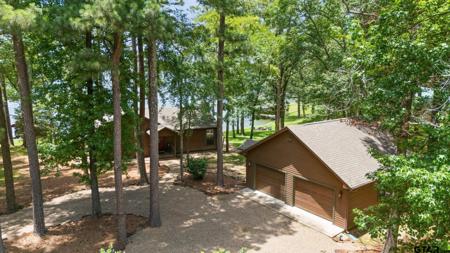400 Windy Point Dr