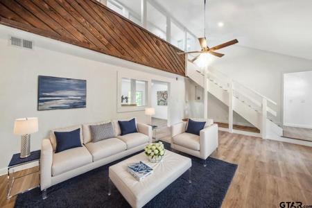 309 Rosewood Dr