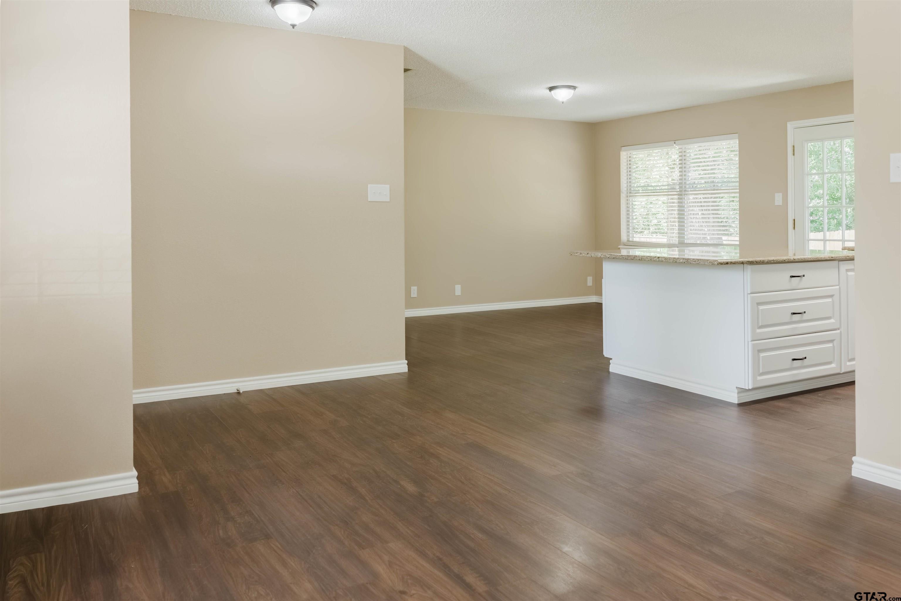 Image 2: Living Room