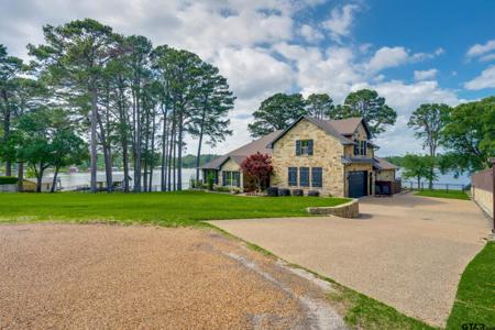122 Angelina Dr