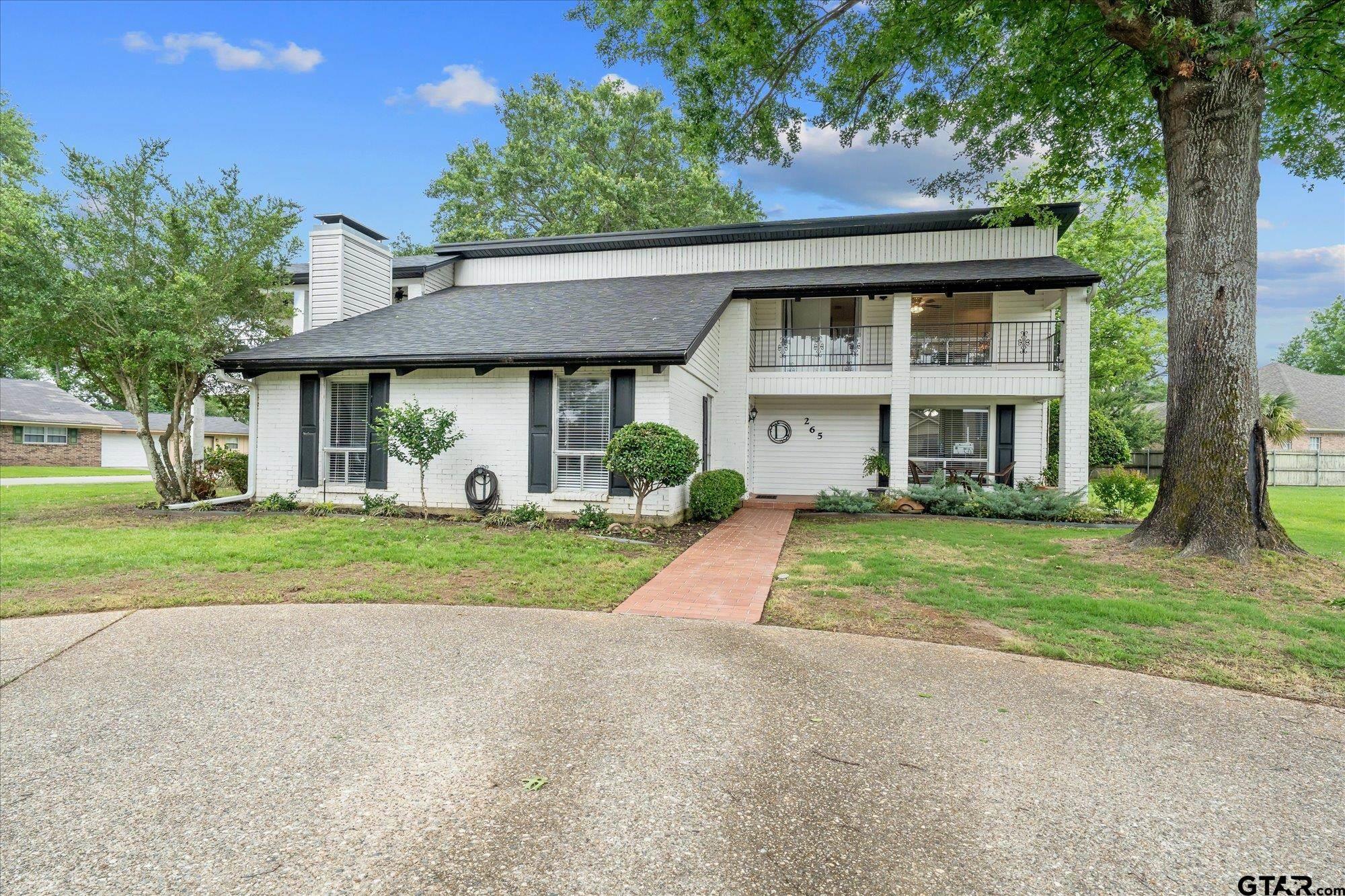 Image 0: Welcome Home!, 265 N Bay