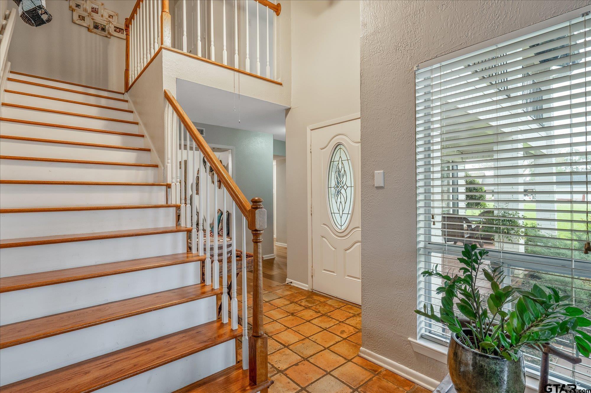 Image 3: Foyer area