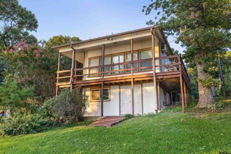 17227 Lakeside Dr.