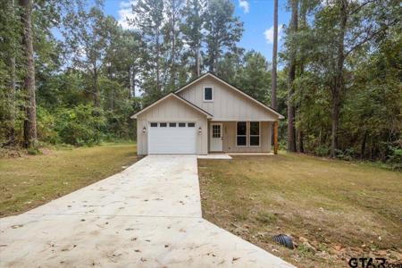 1443 Woodhue Dr