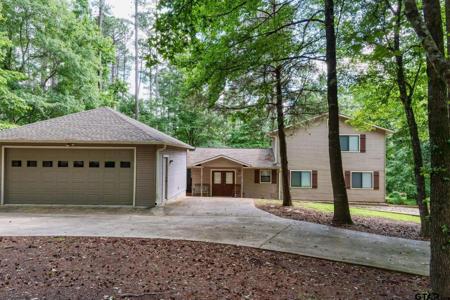272 Branding Iron Lane