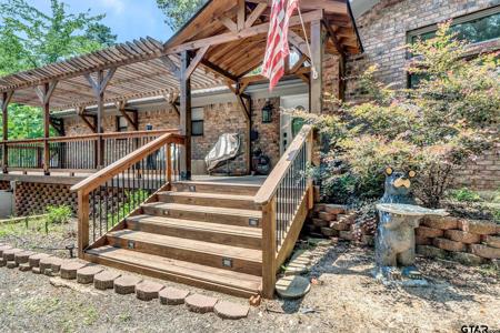 140 LAKESIDE COVE